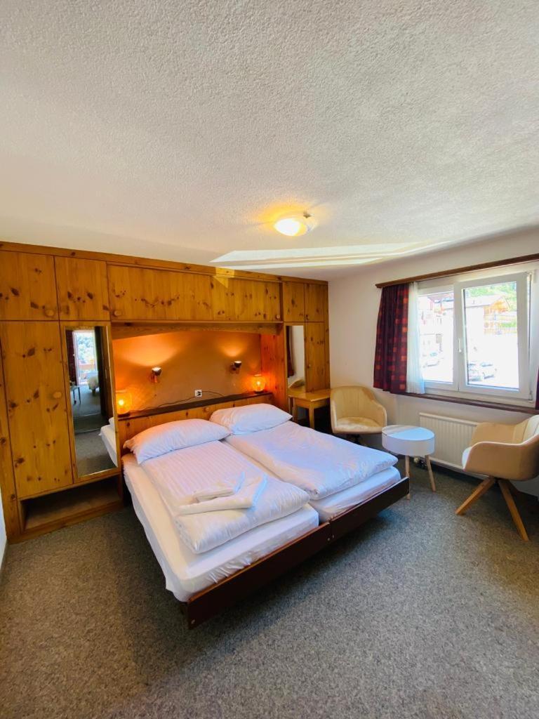 Hotel Old Jnn Клостерс Екстериор снимка