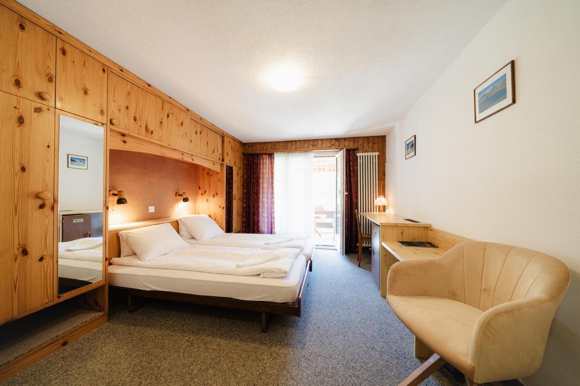 Hotel Old Jnn Клостерс Екстериор снимка