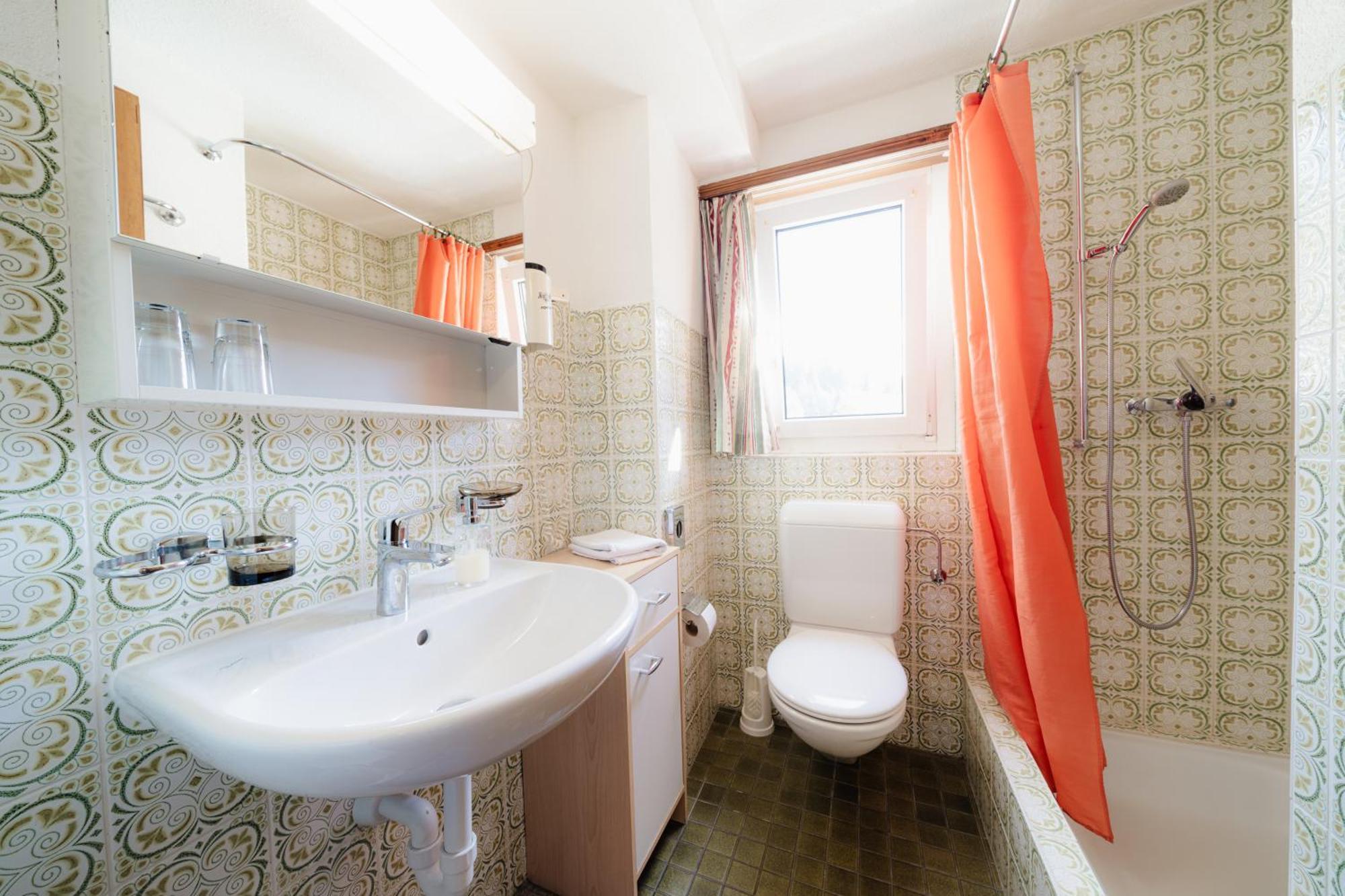 Hotel Old Jnn Клостерс Екстериор снимка