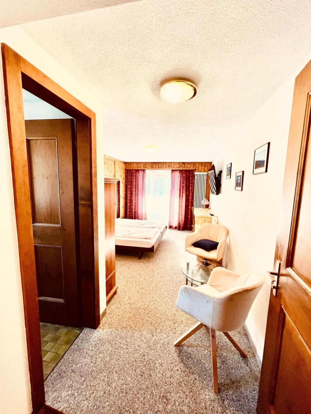 Hotel Old Jnn Клостерс Екстериор снимка