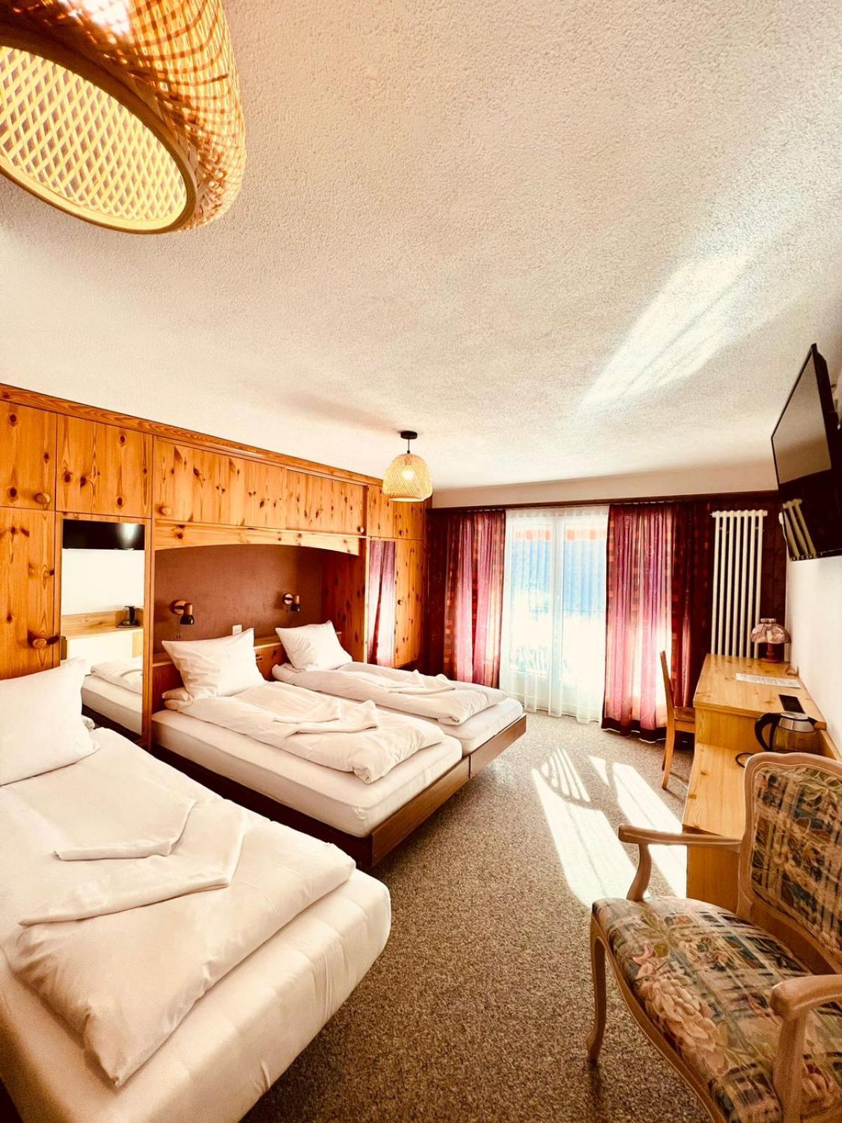 Hotel Old Jnn Клостерс Екстериор снимка