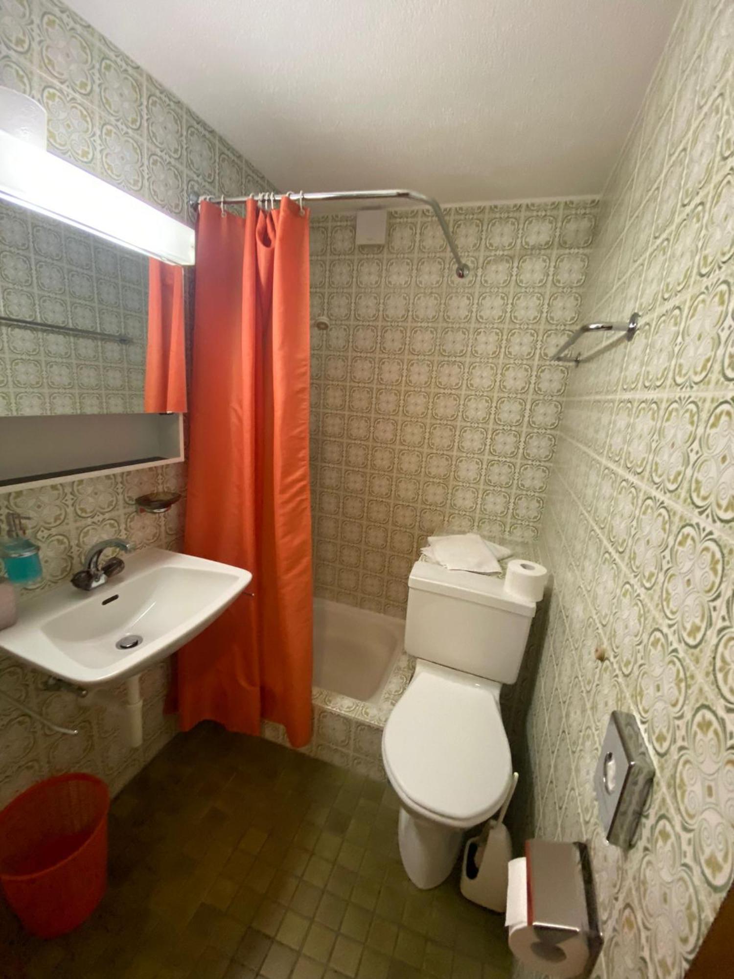 Hotel Old Jnn Клостерс Екстериор снимка