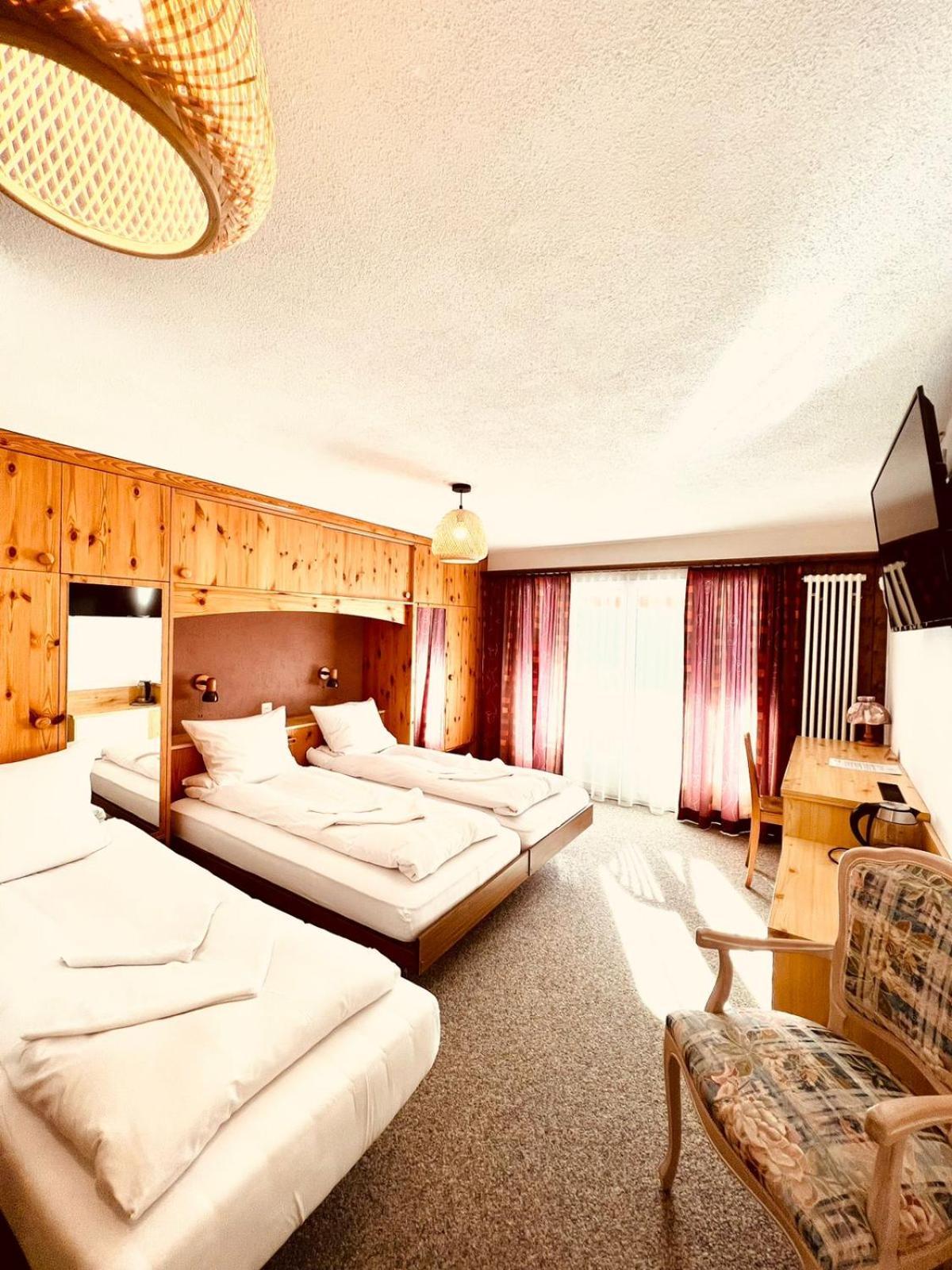 Hotel Old Jnn Клостерс Екстериор снимка