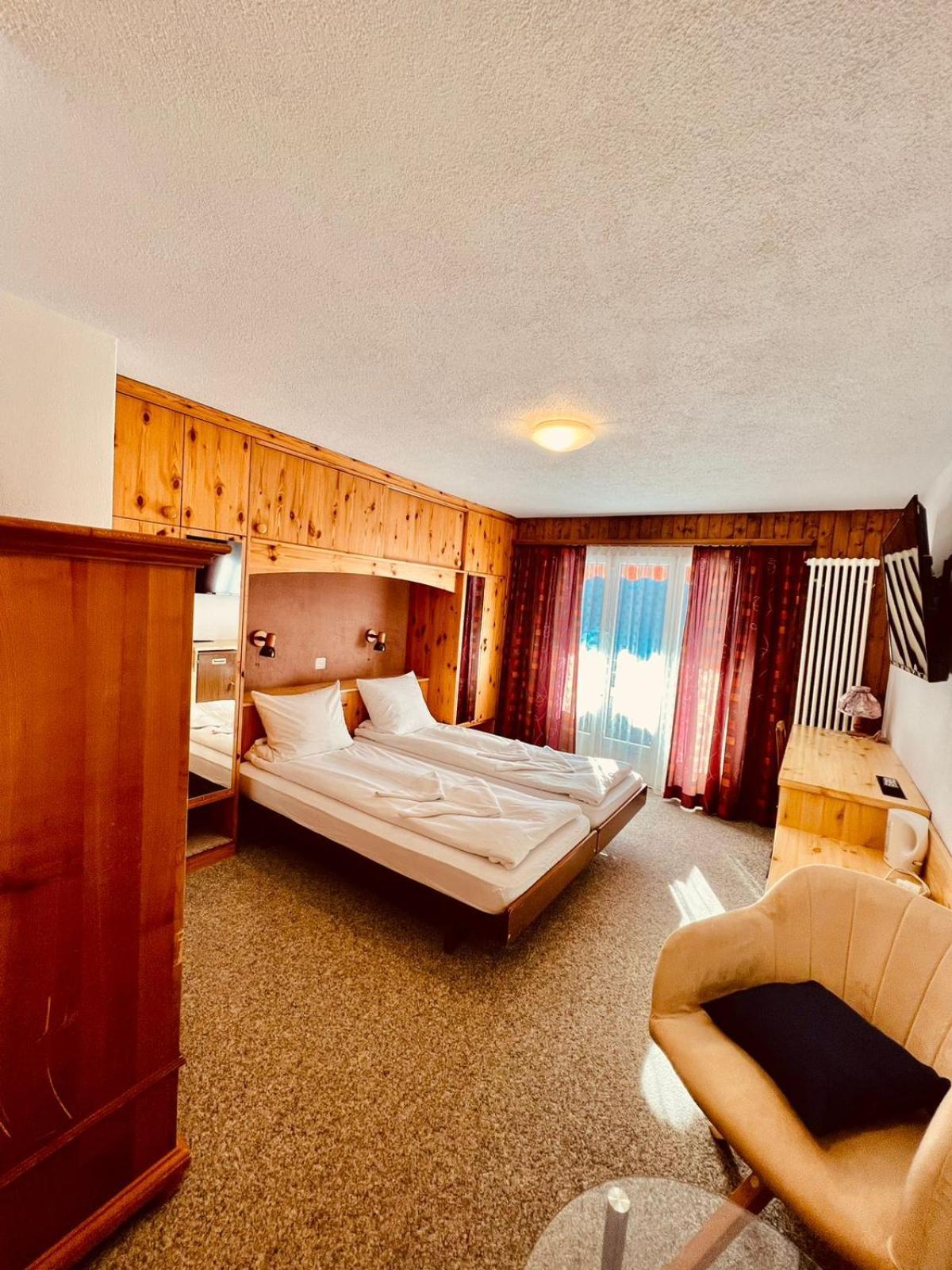 Hotel Old Jnn Клостерс Екстериор снимка